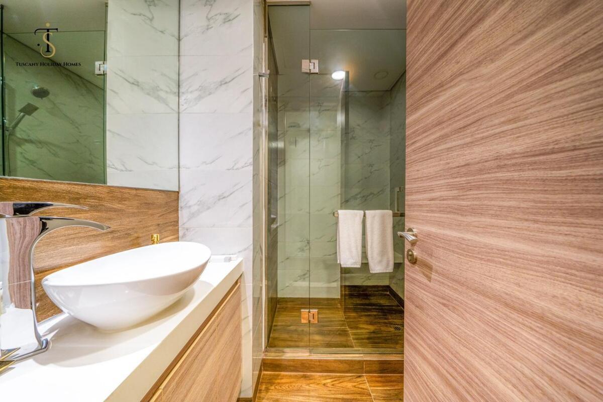 Splendid Views Studio- Sol Bay Business Bay Apartment